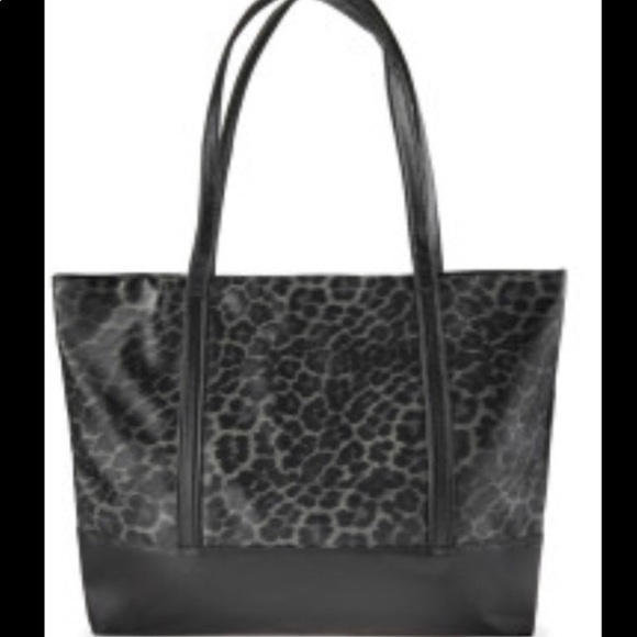 Riah Fashion Handbags - 👜LAST ONE!!! Faux Leather Leopard Print Tote